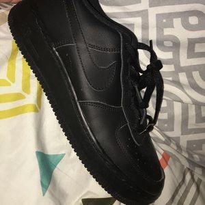 Black nike airforce 1 (low top)